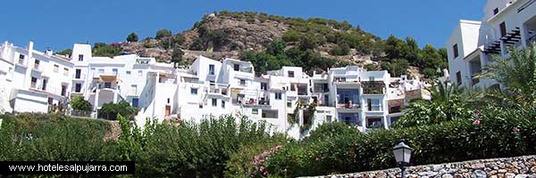 ¿Cuántos pueblos pertenecen a Las Alpujarras?